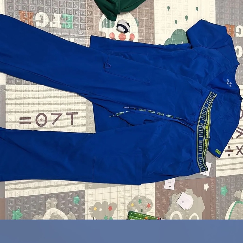 XS Med Couture active scrubs